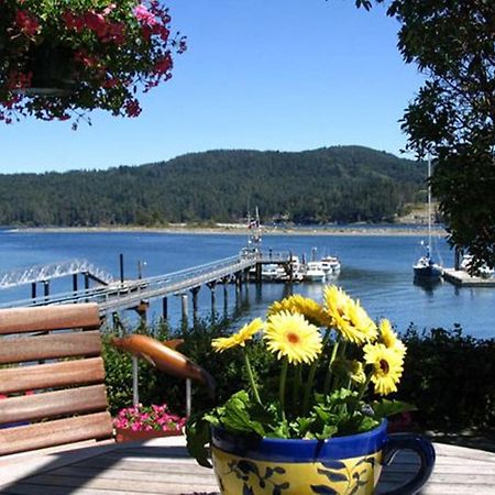 Salty Towers Ocean Front Cottages Sooke Buitenkant foto