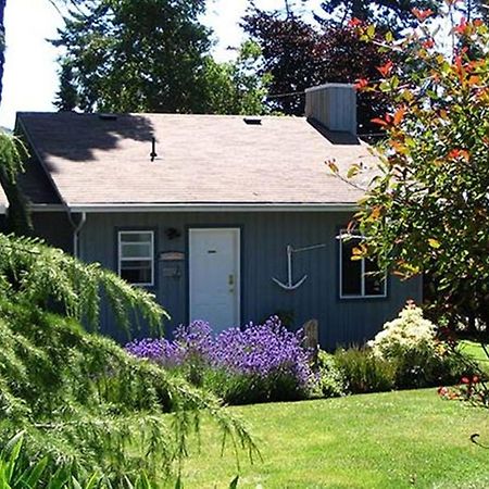 Salty Towers Ocean Front Cottages Sooke Buitenkant foto